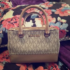 Michael kors handbag